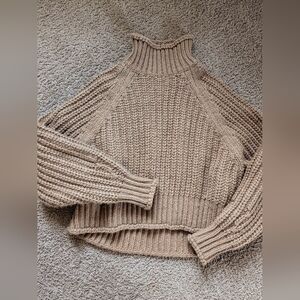 H&M Oversized Cropped Tan Sweater with High Neck 🤎